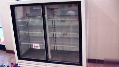 Commercial 2 door refrigerated merchandiser /cooler 