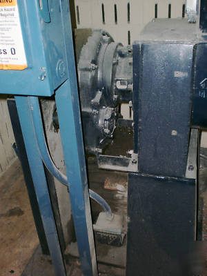 Nelmor 60 hp grinding system including feed hopper