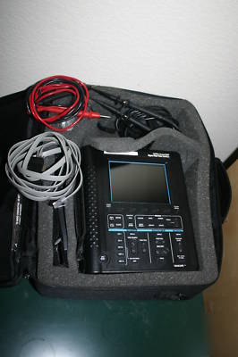 Tektronix THS720A - hand held 100MHZ oscilloscope