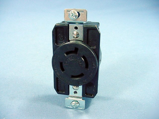 New cooper L16-20 locking receptacle outlet 20A 480V 3Ã¸