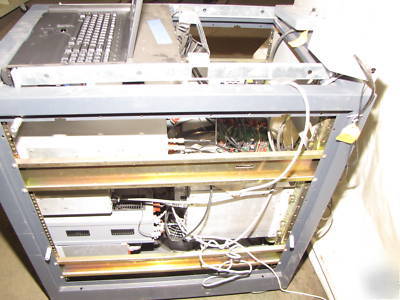 Extranuclear mass spectrometer measurement system