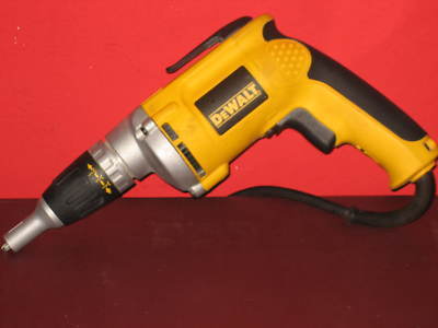 ( )dewalt DW257 vsr 6.2 amp deck/drywall screwdriver