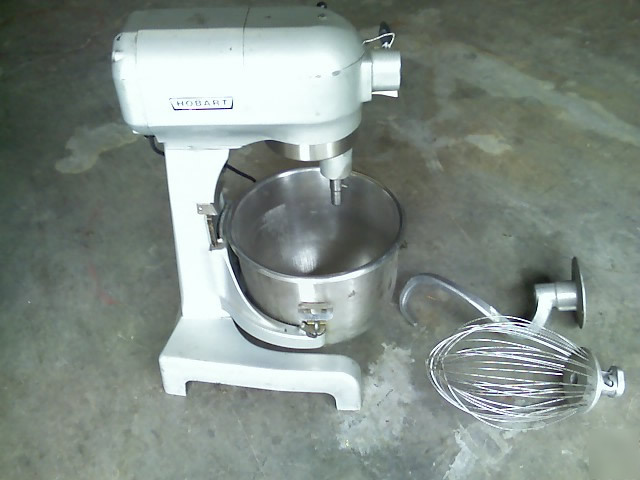 Hobart A200 20 qt dough countertop mixer w/ attachments