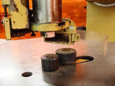 Scmi R9 pin router 9HP, 3PH, 36â€ throat, hydraulic feed