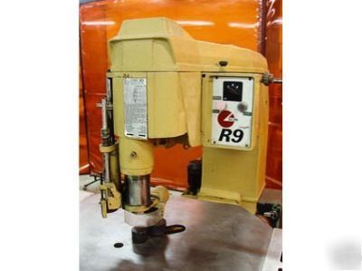 Scmi R9 pin router 9HP, 3PH, 36â€ throat, hydraulic feed