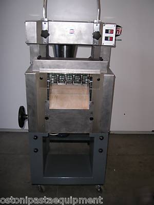 Tortellini bologna pasta machine dominioni model D250T4