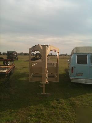 New 2010 5 round bale gooseneck hay trailer