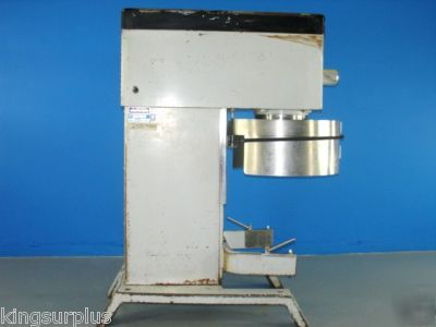 Smooth running blakeslee dd 80 qt mixer wo attachments