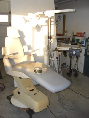 Royal model 16 dental chair w/accessories