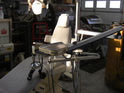 Royal model 16 dental chair w/accessories