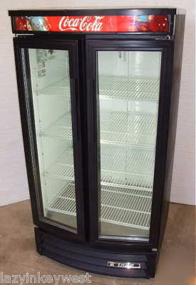 True gdm-14RF curved front merchandising refrigerator
