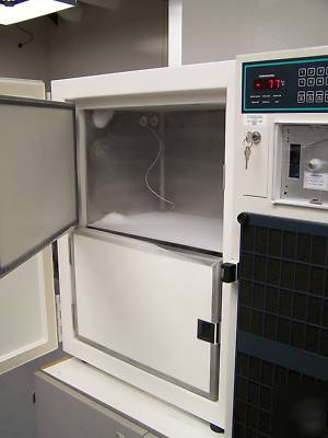 New brunswick ult U101 3.6CUFT 50HZ new freezer -86