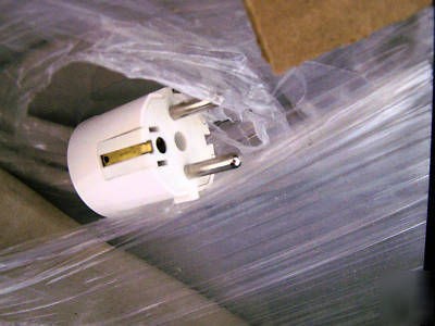 New brunswick ult U101 3.6CUFT 50HZ new freezer -86