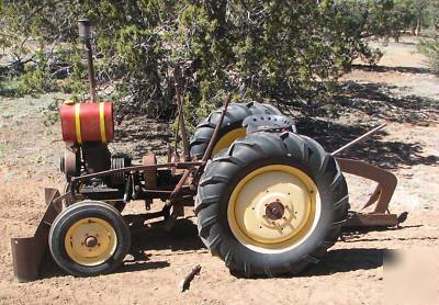 Antique gibson tractor - circa 1948, it runs great 