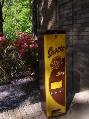 Vintage 5C snack vending machine ; phone/vase stand