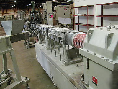Extruder 72MM twin screw 42:1 co-rotational 2003 (2)