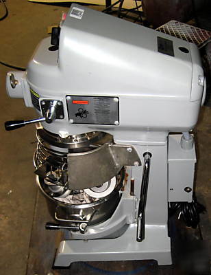 Globe 10QT quart bakery pizza commercial mixer w/ acc