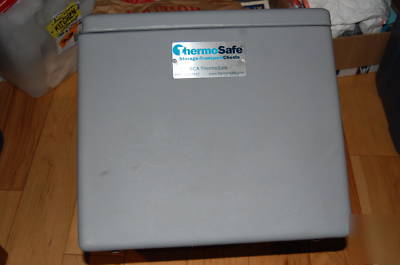 Thermosafe 304 dry ice storage transport chest small
