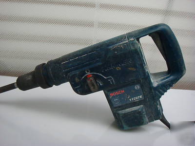 Bosch 11227E rotary hammer drill with bit