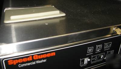 Speed queen washer-extractor 2 years old 60LBS mint 