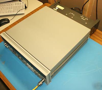 Hp agilent 8657B rf generator 100KHZ-2060MHZ option 003