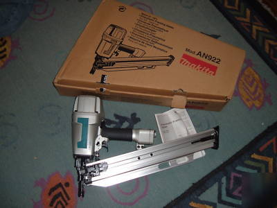 New makita AN922 pneumatic framing nailer in the box