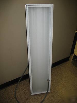 Lithonia 2 bulb 1'X4' recessed fluorescent lights 277V