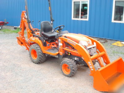 2006 kubota BX24 tractor loader backhoe hydrostatic tlb