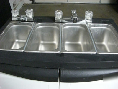 Portable sink vending/concession 4 sinks hot water