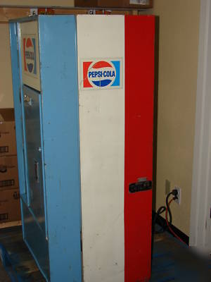Vintage pepsi vendalator / antique bottle soda machine 