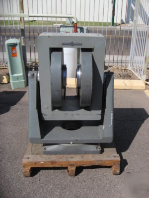Varian V3401 electromagnet, power supply & coolant sys
