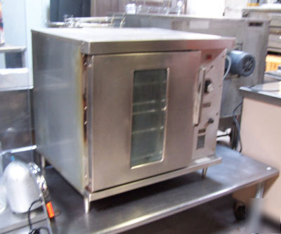 Hobart half-size convection oven cn-85