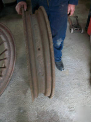 Set of john deere 6X36 factory round spokes