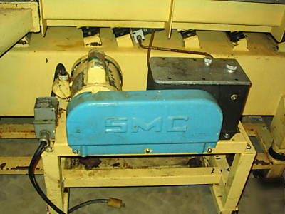 Smc vibrating hydraulic conveyor 