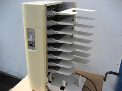 Duplo dc- 8 collator