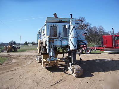 Gomaco gt 6300 commander 3 concrete curb and gutter pvr