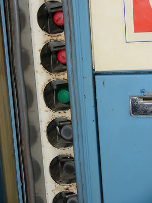 Vintage pepsi vendalator / antique bottle soda machine 