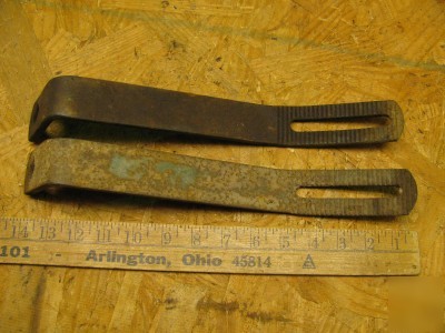2 john deere plow moldboard flat braces