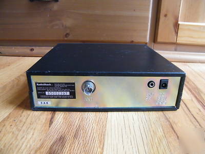 Radio shack pro-2046 100 channel receiver /scanner