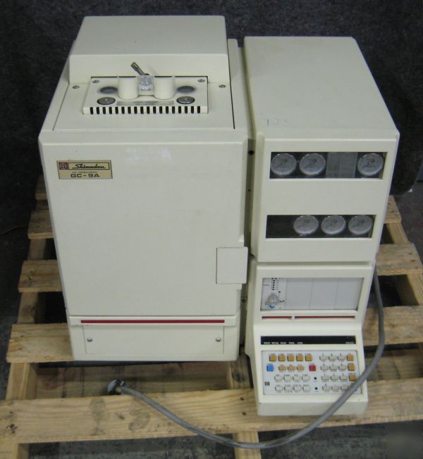 Shimadzu gc-9A gas chromatograph *powers on *