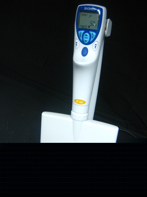 Biohit e-line E120 electronic pipette 5-120UL w charger