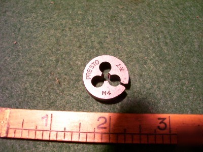 M4 x 0.7 split die by presto england metric thread tool