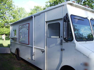 Used concession wagon cruisin cafe concession truck 