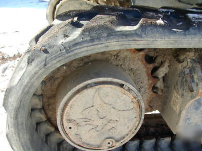 Bobcat 335 excavator kubota diesel rubber track heat