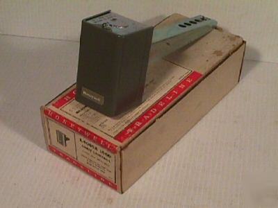 New honeywell limit control L4069A 1060 tradeline hvac 