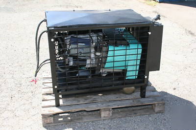 6.5KW onan generator 120/240 3 phase w/ housing
