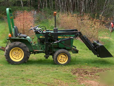 Front end loader for yanmar compact tractors