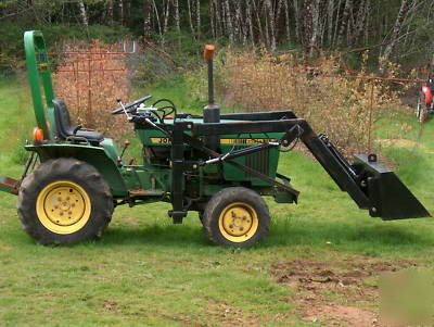 Front end loader for yanmar compact tractors