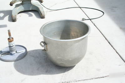 Hobart a-200 20 qt quart mixer with A200 attachments