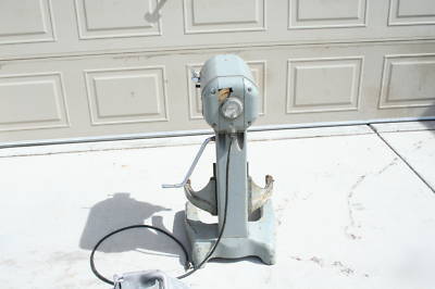 Hobart a-200 20 qt quart mixer with A200 attachments